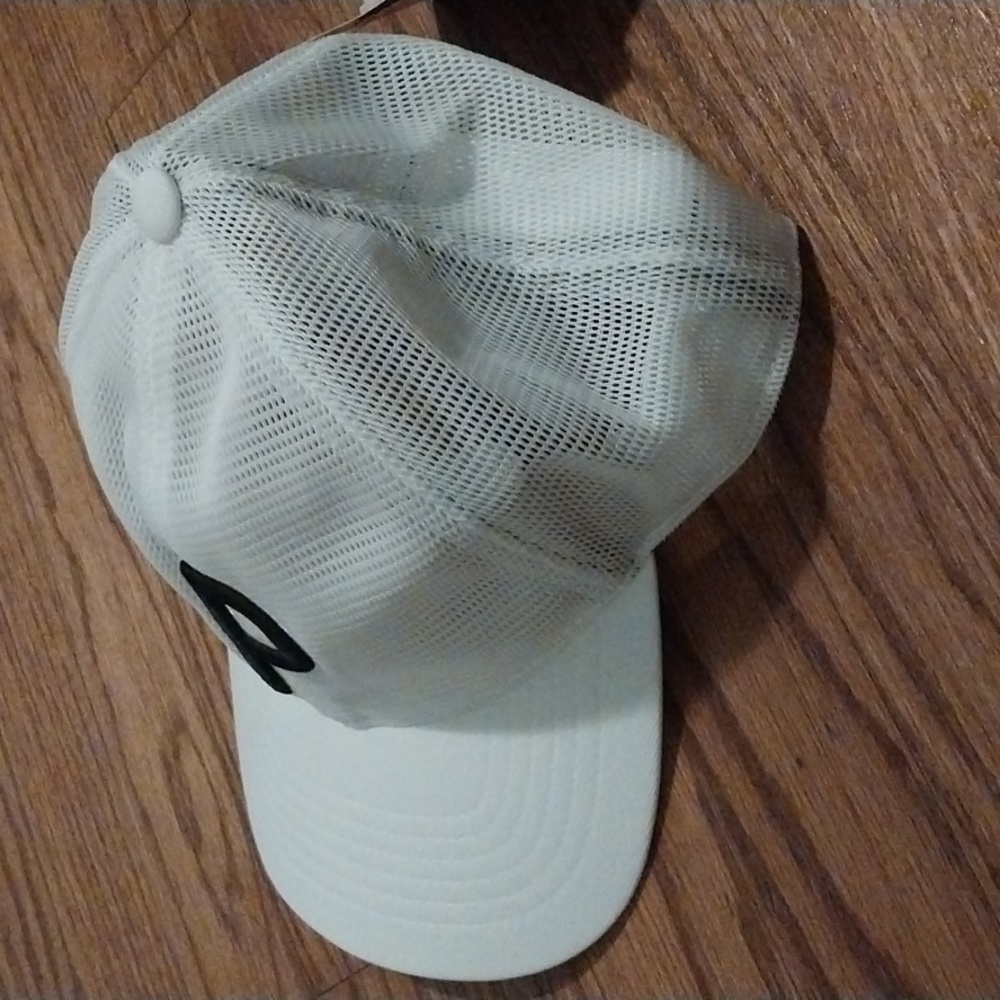Puma hat / baseball cap - Picture 3 of 11